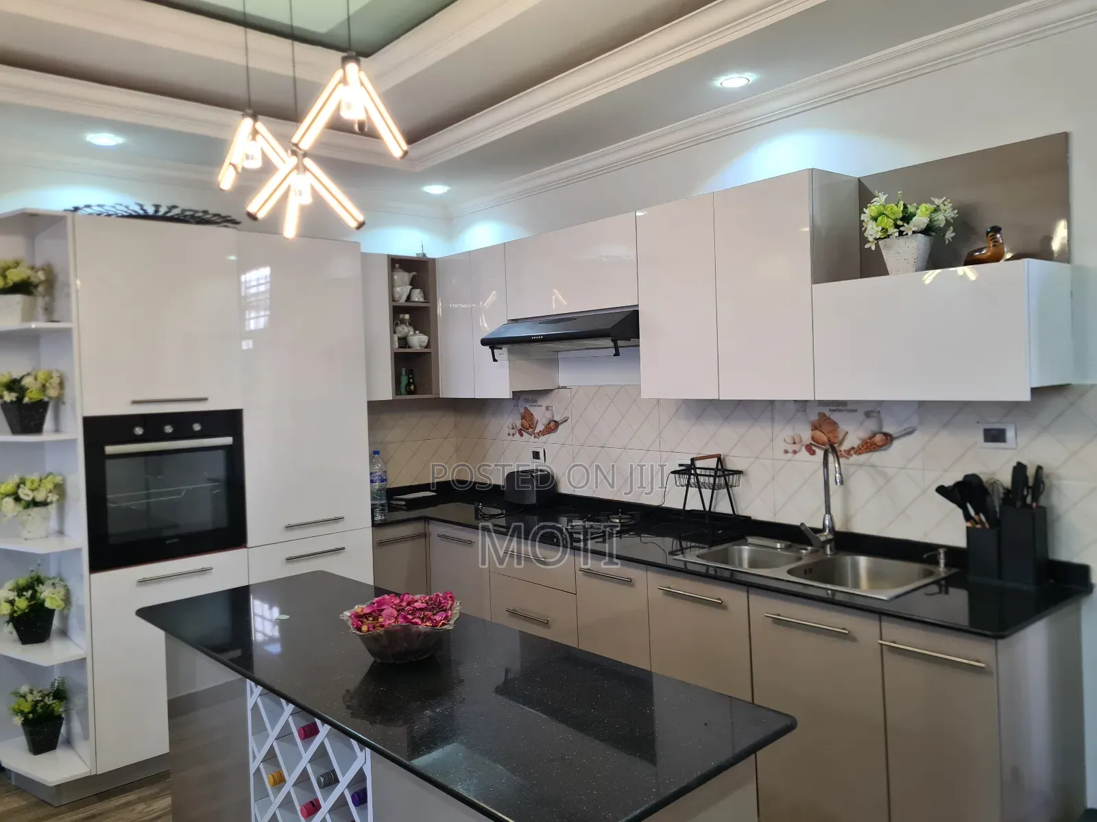 Furnished 8bdrm House in Oromia-Finfinne for sale