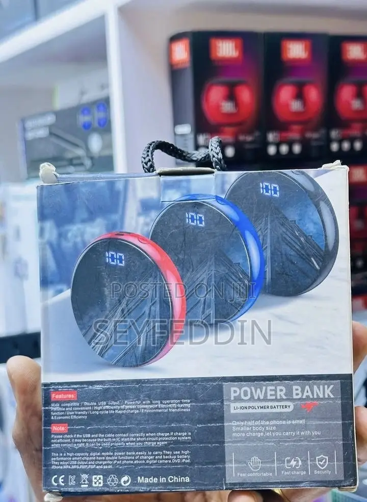 Power Bank 10,000mah Very Convenient to Hold and Move