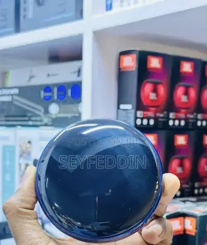 Power Bank 10,000mah Very Convenient to Hold and Move