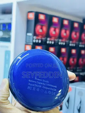 Power Bank 10,000mah Very Convenient to Hold and Move