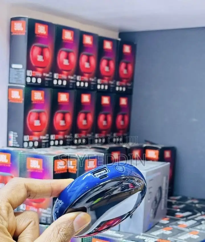 Power Bank 10,000mah Very Convenient to Hold and Move