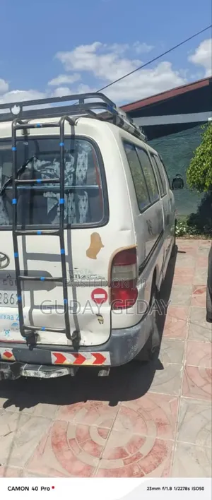 Toyota HiAce 2001 White