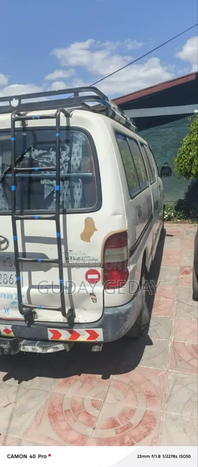 Toyota HiAce 2001 White