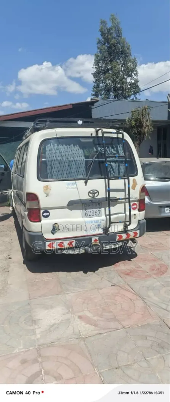Toyota HiAce 2001 White