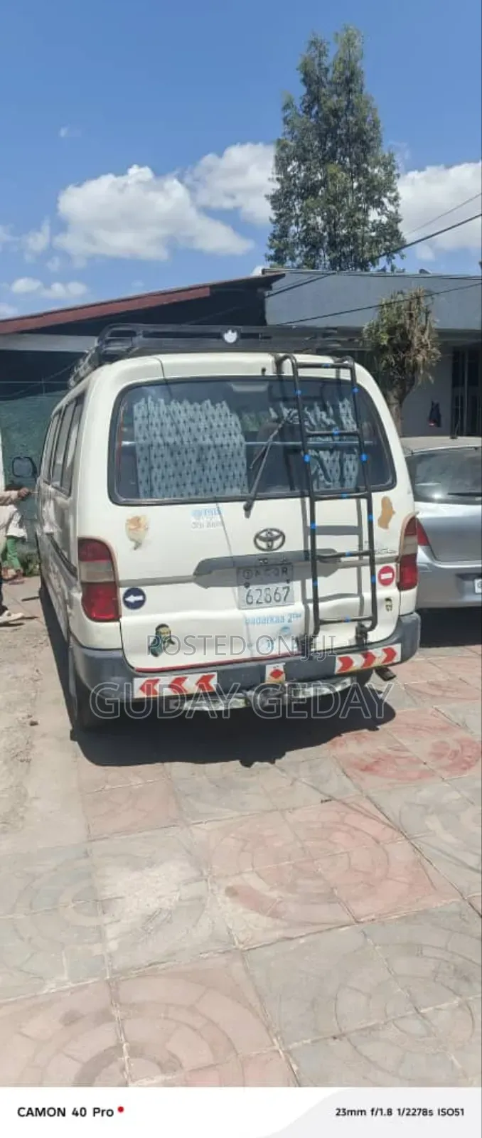 Toyota HiAce 2001 White