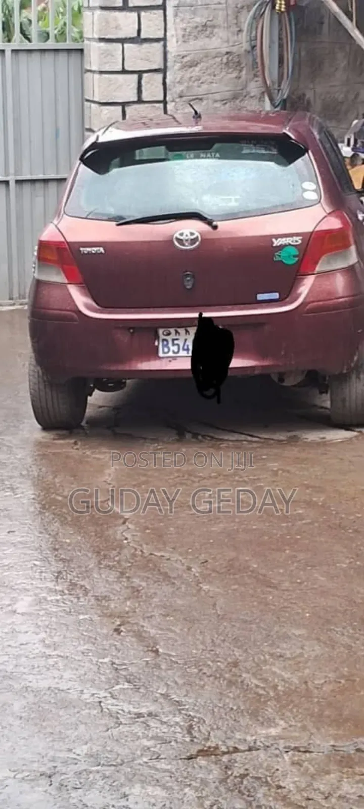 Toyota Yaris Base Sedan 4dr 2010 Silver