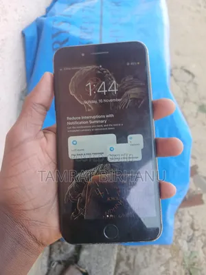 Photo - Apple iPhone 7 Plus 32 GB Black