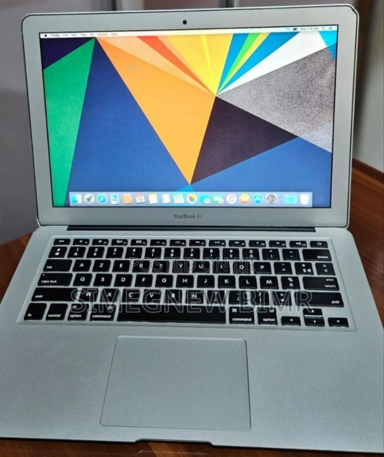 New Laptop Apple MacBook 2015 8GB Intel Core I5 SSD 256GB