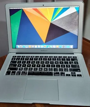 New Laptop Apple MacBook 2015 8GB Intel Core I5 SSD 256GB