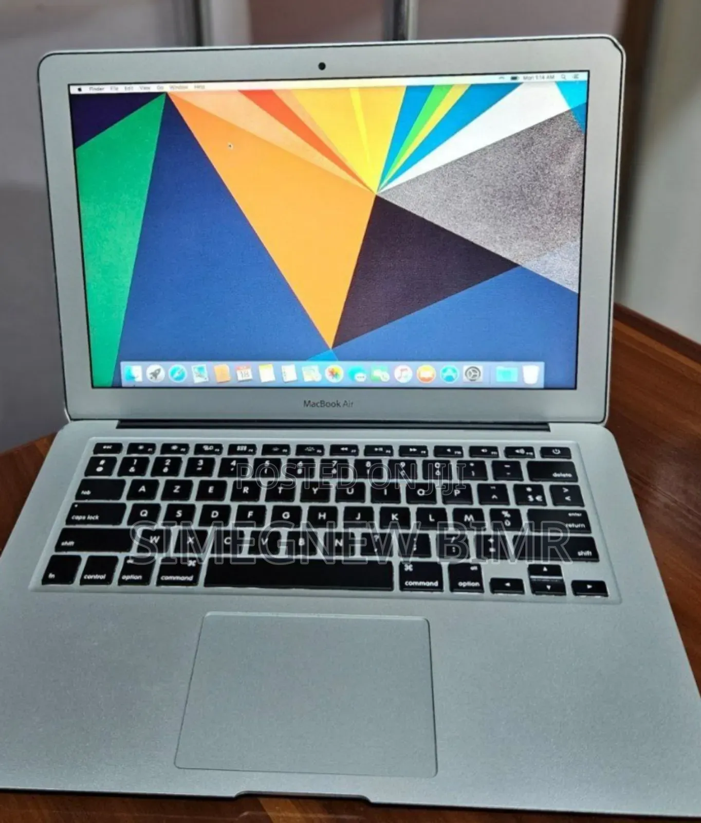 New Laptop Apple MacBook 2015 8GB Intel Core I5 SSD 256GB