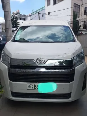 Photo - Toyota HiAce 2022 White