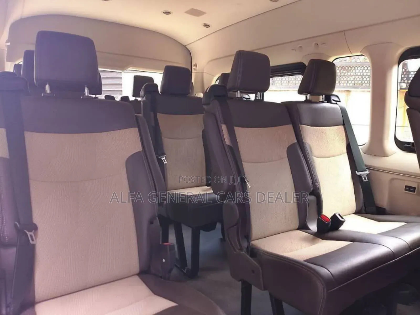 Toyota HiAce 2022 White