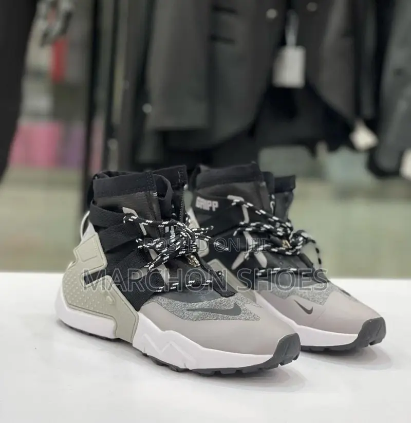 Nike Air Huarache Gripp “Vast Grey”