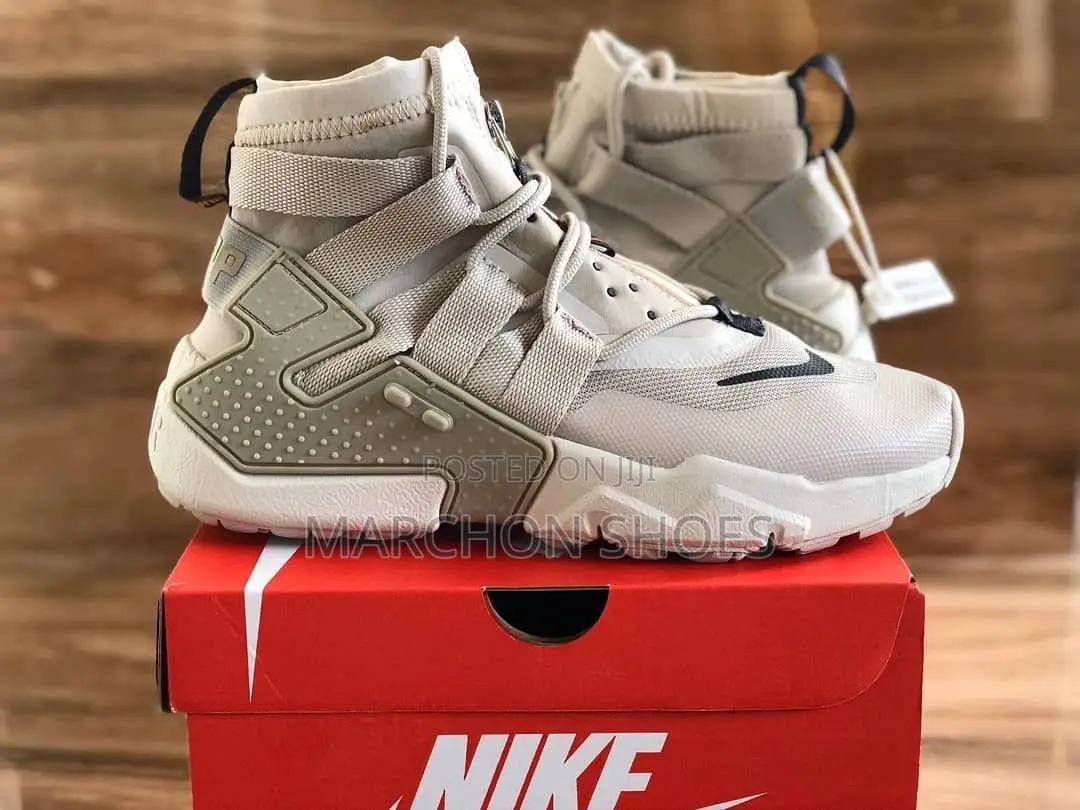 Nike Air Huarache Gripp “Desert Sand”