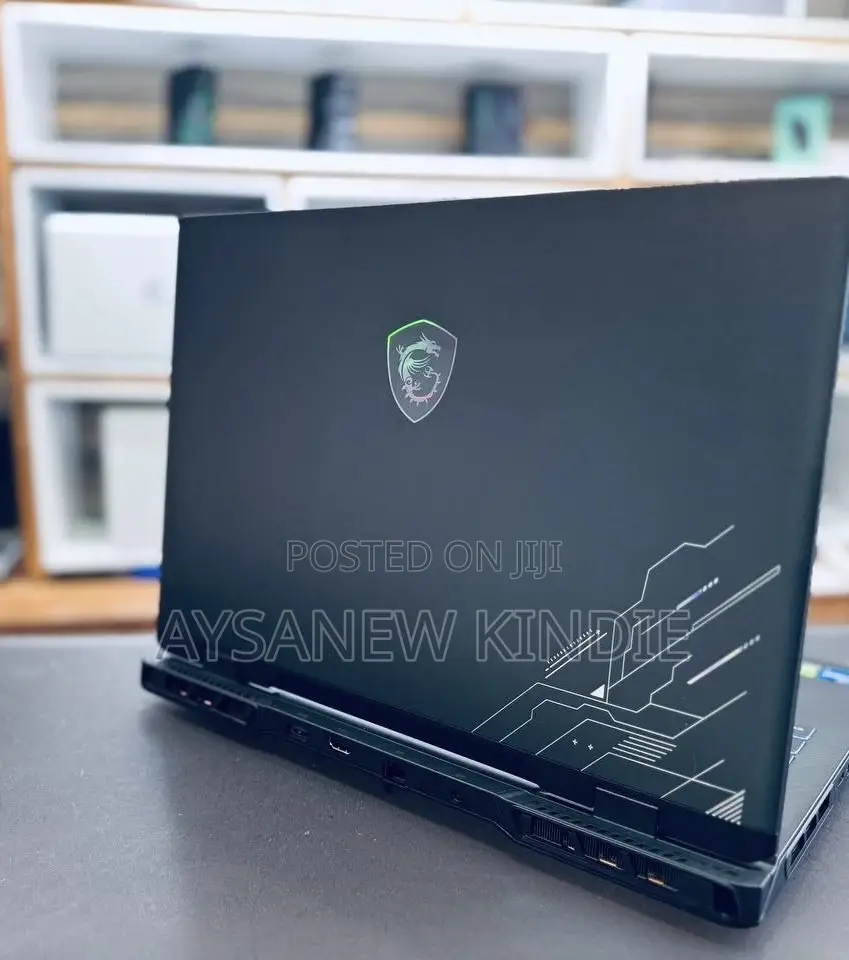 New Laptop MSI Crosshair 17 16GB Intel Core I7 SSD 1T