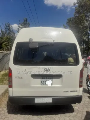 Toyota HiAce 2015 White