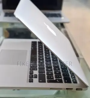 New Laptop Apple MacBook 2014 8GB Intel Core I7 SSD 256GB