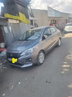 Mitsubishi Attrage 2022 Silver