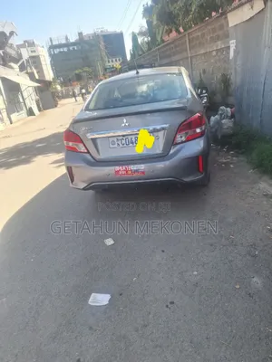 Mitsubishi Attrage 2022 Silver