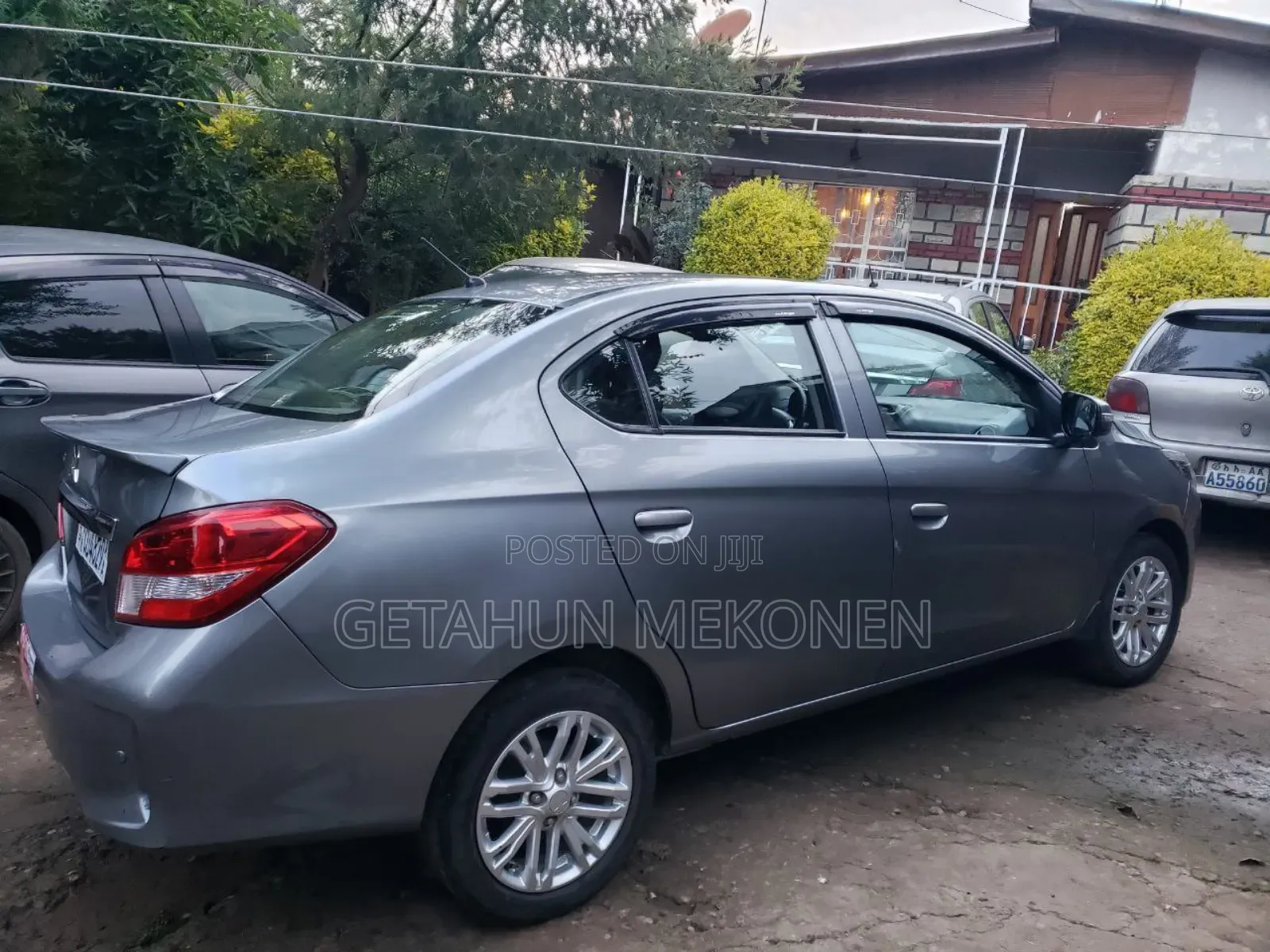 Mitsubishi Attrage 2022 Silver