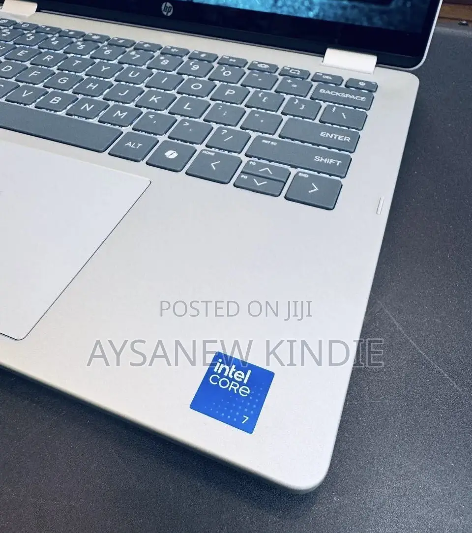 New Laptop HP OmniBook 5 Flip 16GB Intel Core 7 SSD 512GB