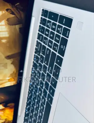 New Laptop HP EliteBook 860 G10 16GB AMD Ryzen 7 SSD 512GB