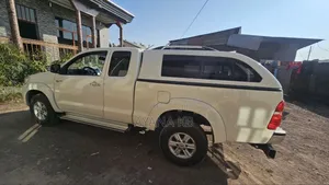 Toyota Hilux 2012 Silver