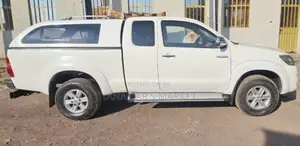 Toyota Hilux 2012 Silver