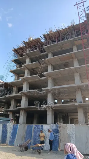 CMC ላይ 50% ባንክ የተመቻቸላቸው በከፍተኛ ፍጥነት እየተገነባ ያለ የመዋኛ ገንዳ ባስኬት ቦል መጫወቻ ያለው