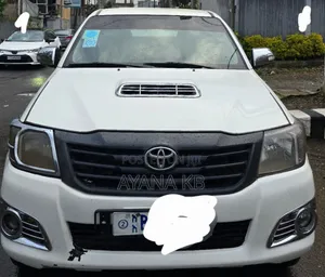 Toyota Hilux 2014 Silver