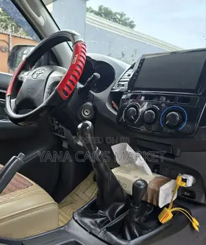 Toyota Hilux 2014 White