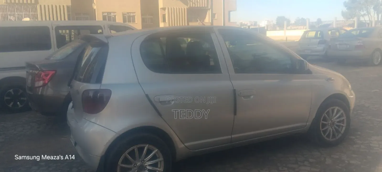 Toyota Vitz 2001 Silver