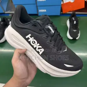 Photo - Hoka Bondi 9 (Black/White)