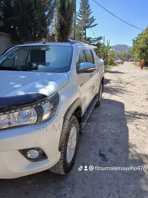 Toyota Hilux Revo Smart Cab Deisel 2.4 AWD 2019 White