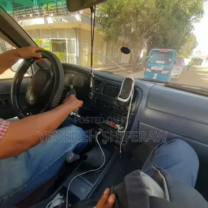 Toyota Hilux 2000 Burgundy