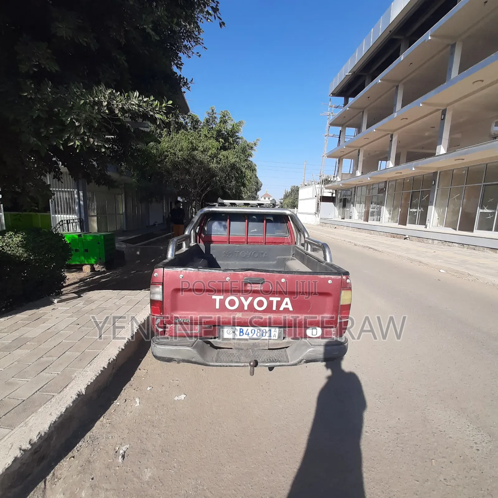 Toyota Hilux 2000 Burgundy