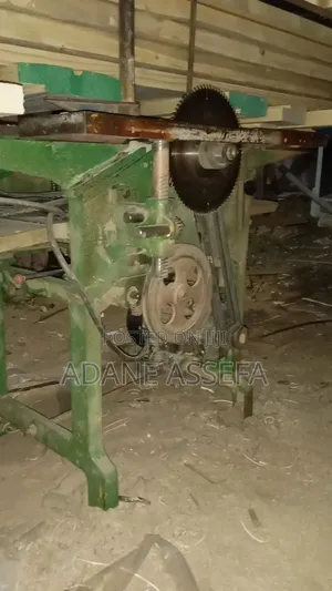 የሚሸጥ የእንጨት መላጊያና ቪነር መለጠፊያ