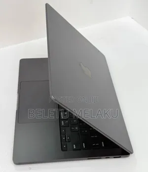 New Laptop Apple MacBook Pro 2023 M3 14-Inch 18GB Apple M3 SSD 512GB