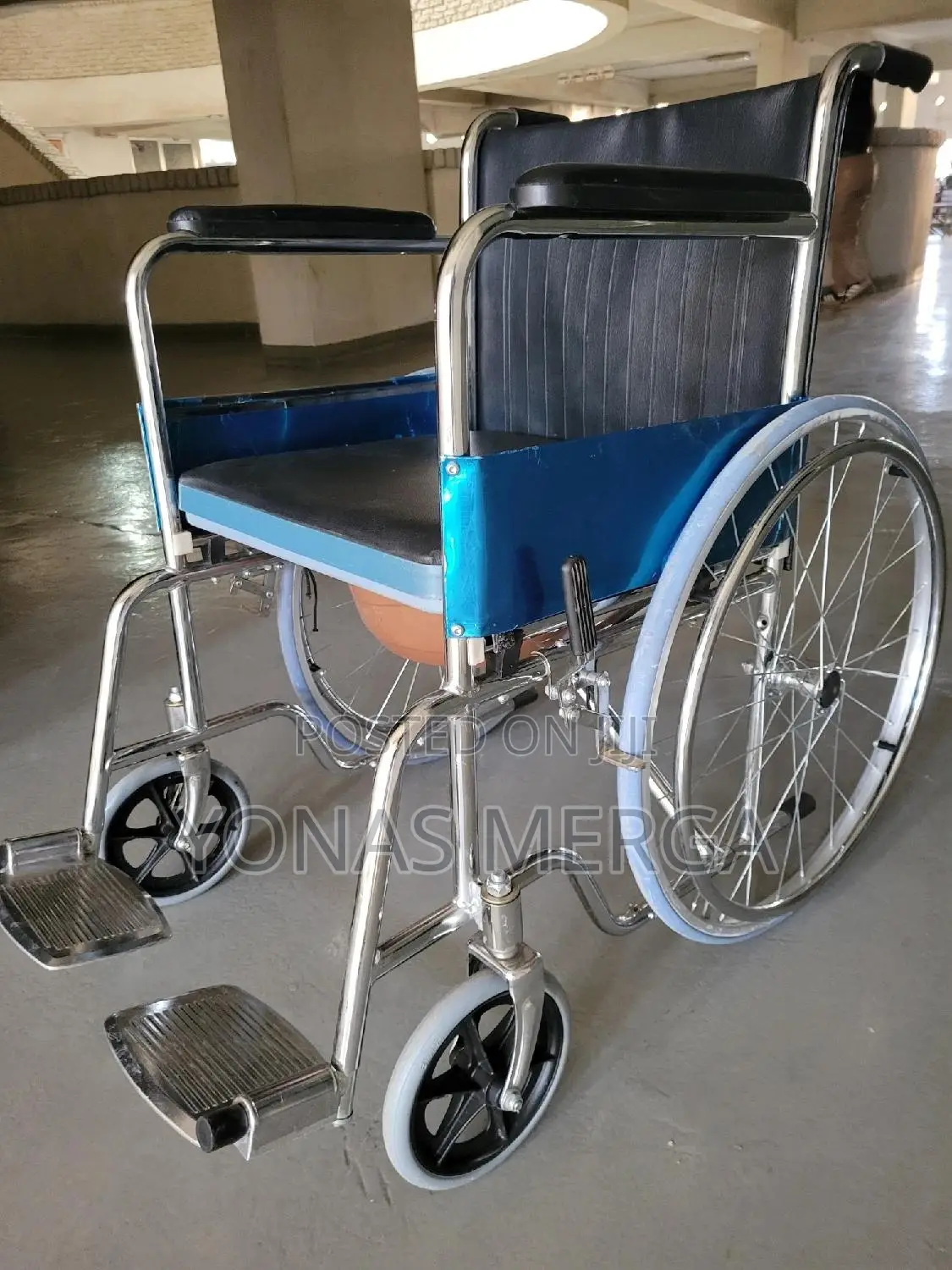 Commode Wheelchair癌从frame, Comfortable Seat榴血pot Wheelchair