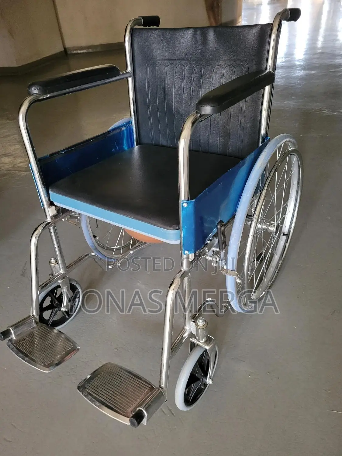 Toilet Wheelchair艷昀commode Wheelchair Has Steel Frame, 露self-Propelled