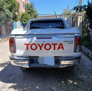Toyota Hilux Revo Double Cab Deisel 2.4 RWD 2019 White