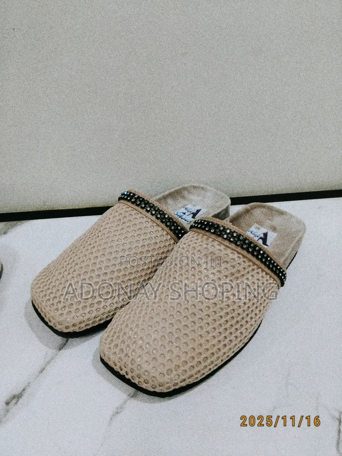 አዲስ የሴቶች ሳንዳል New Ladies’ Sandals