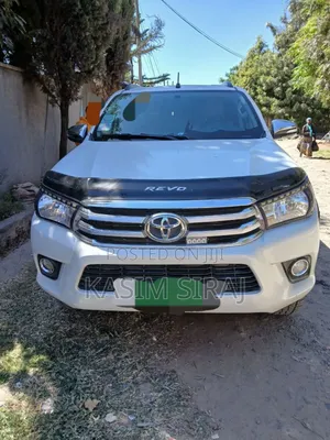 Toyota Hilux Revo Double Cab Deisel 2.4 AWD 2019 White