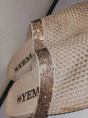 New Ladies’ Sandals አዲስ የሴቶች Shoes