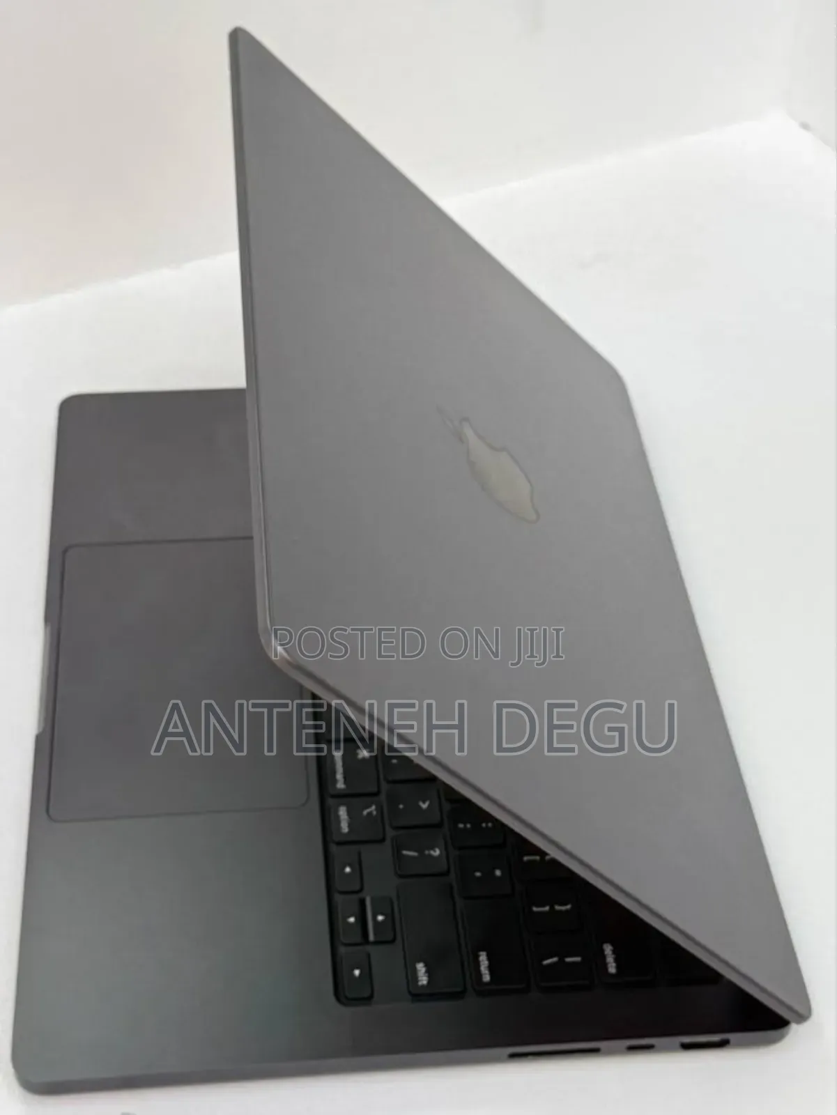New Laptop Apple MacBook 18GB Apple M3 Pro SSD 512GB