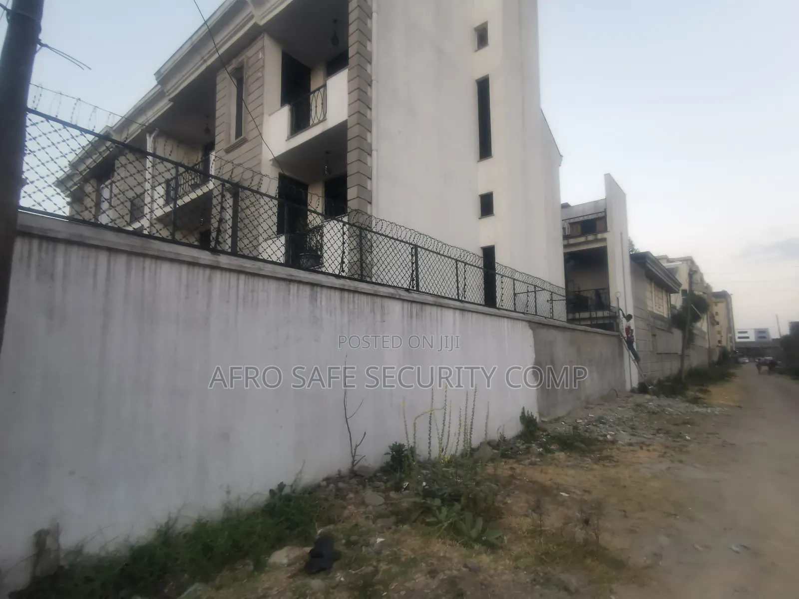 Danger Fence አደገኛ አጥር