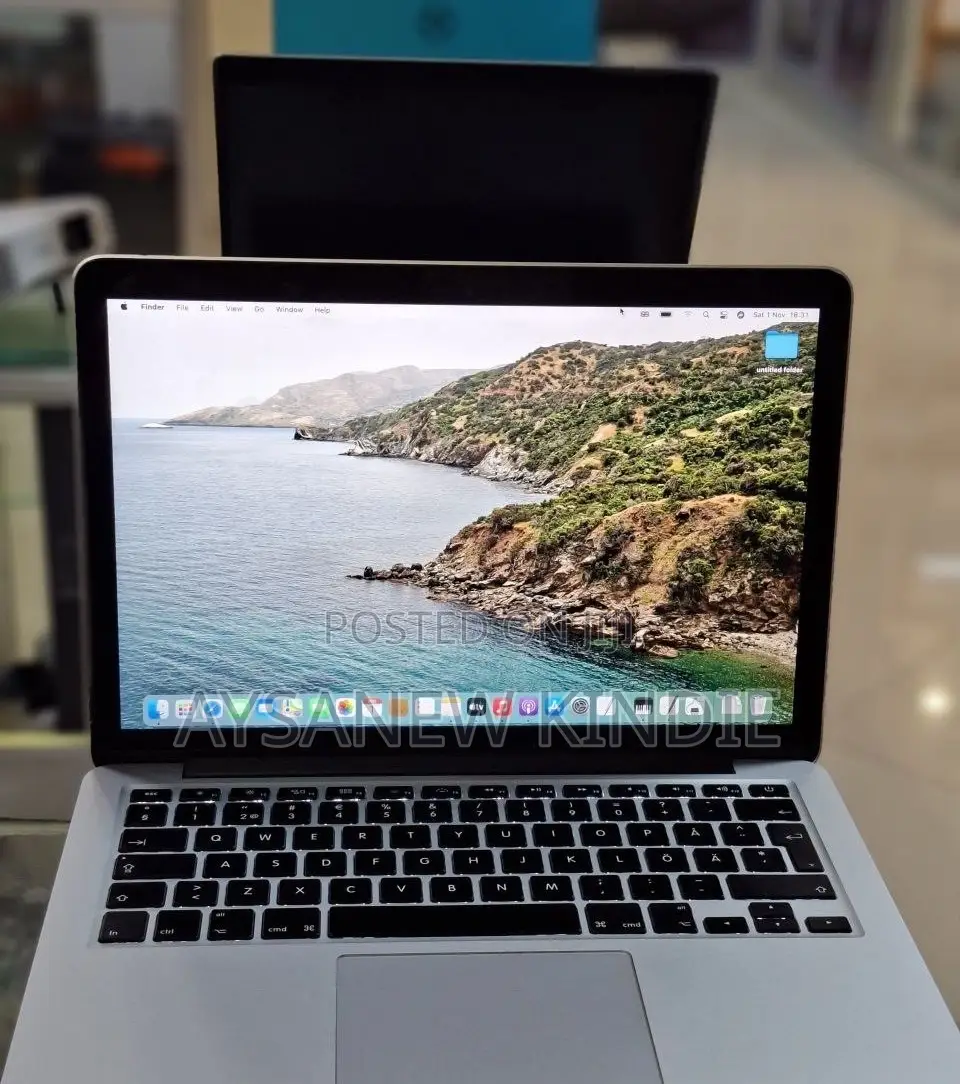 New Laptop Apple MacBook Pro 2014 8GB Intel Core I7 SSD 256GB