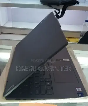 New Laptop Lenovo Yoga 7i 16GB Intel Core I7 SSD 1T
