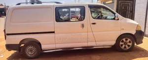 Photo - Toyota HiAce 2008 White