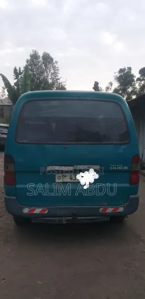 Photo - Toyota HiAce 1998 Green